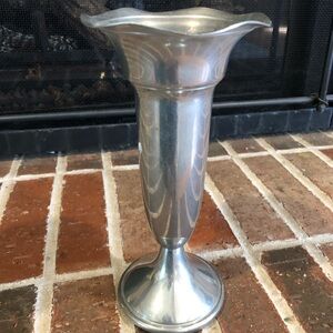 adorable vintage pewter scalloped vase 9.5x4.75”